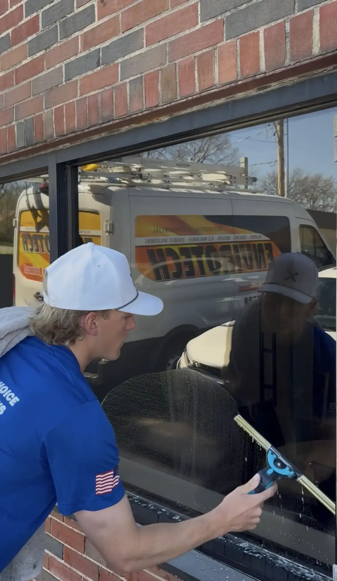 Commercial window cleaning service in Kansas City